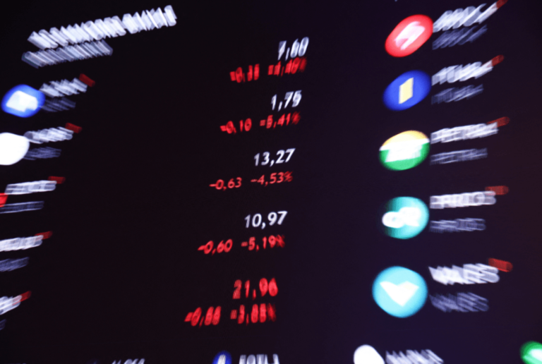 Azul, Eztec, Hypera, São Carlos e mais ações para acompanhar nesta 2ª