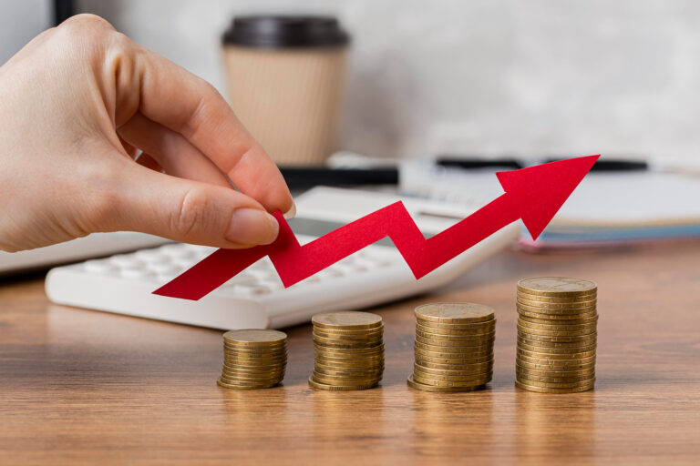 Taxas de juros têm viés de alta com dólar, mas Treasuries limitam movimento