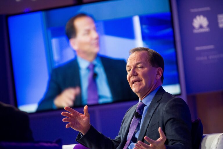 Ambiente macroeconômico sob Trump está “precário”, diz bilionário Paul Tudor Jones