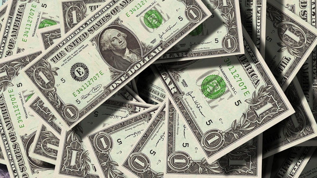 Dólar sobe para R$ 5,75 e Bolsa recua após fala de Marinho