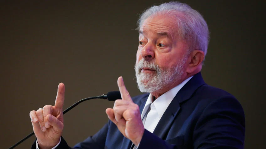 Lula escolhe Gleisi como ministra para substituir Padilha na articulação política