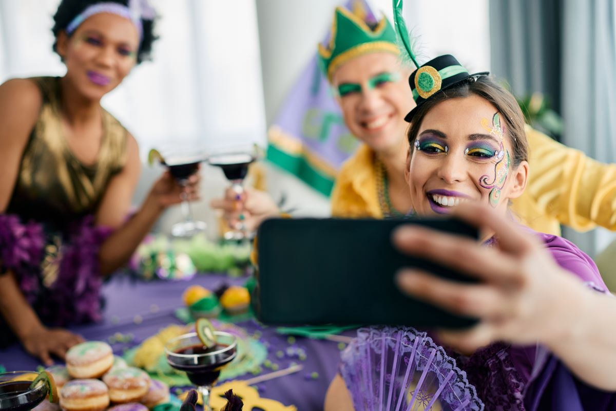 Pagamentos com celular vão dominar o Carnaval de rua este ano, aponta pesquisa