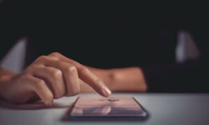 Plataforma Gov.br amplia uso da assinatura digital e atinge 120 milhões de documentos em 2024