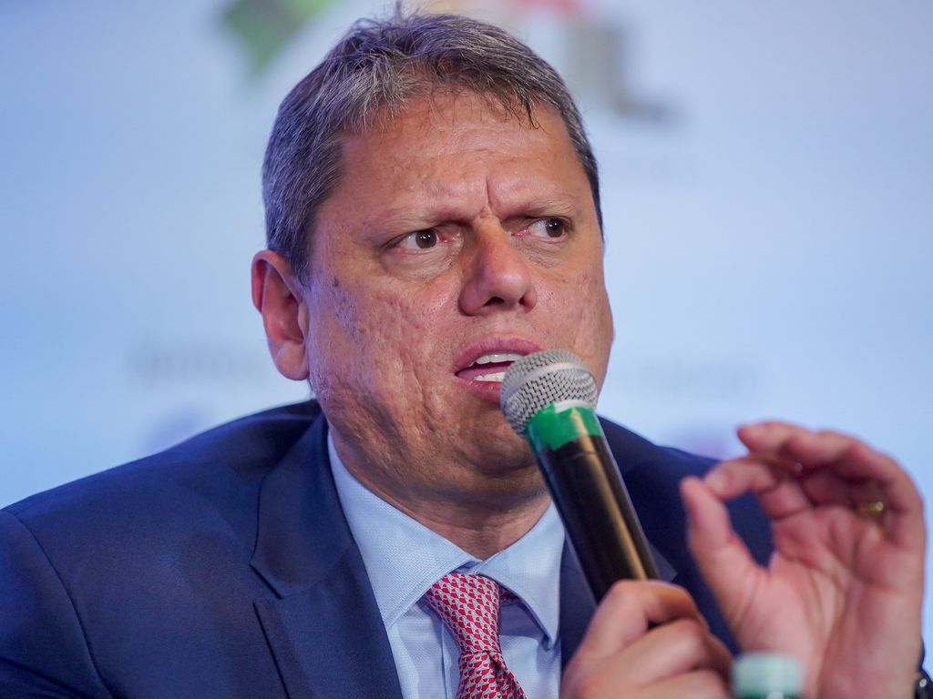 Tarcísio suspende obra após gastos de R$ 37 mi e pressiona secretária do Republicanos