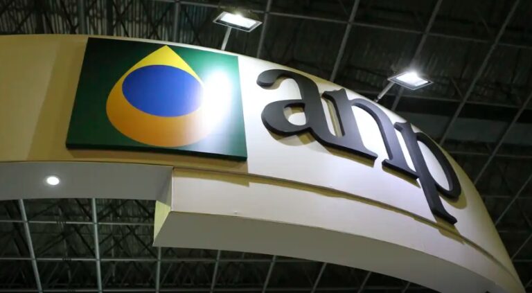 Produção de petróleo do Brasil cai em 2024, enquanto a de gás aumenta, diz ANP