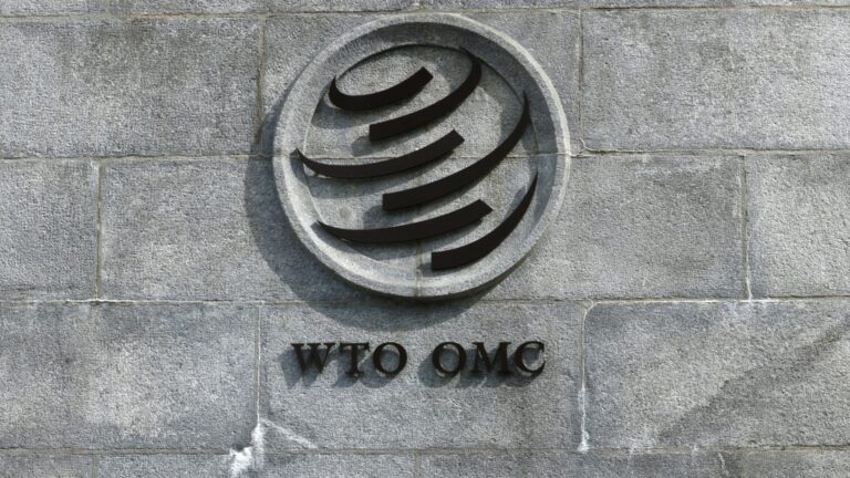 China promete denunciar EUA na OMC após tarifa de 10% imposta por Trump