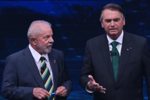 Em vez de chorar, caia na realidade, diz Lula sobre Bolsonaro virar réu no STF