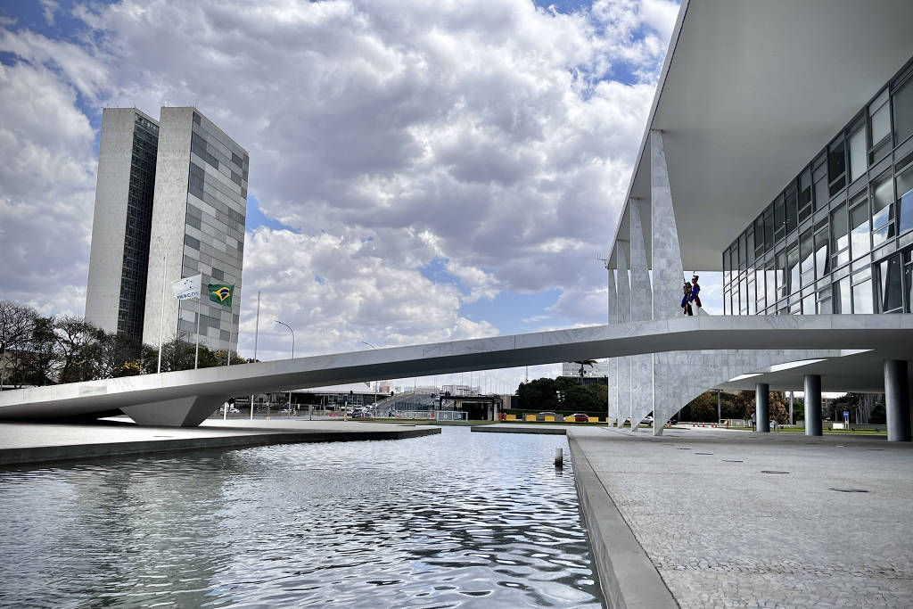 o congresso nacional visto do palácio do planalto,