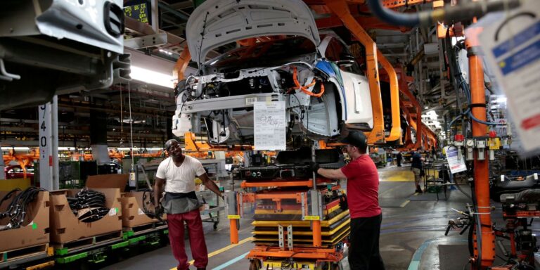 IBGE: Brasil teve crescimento de 0,1% na produção industrial em março