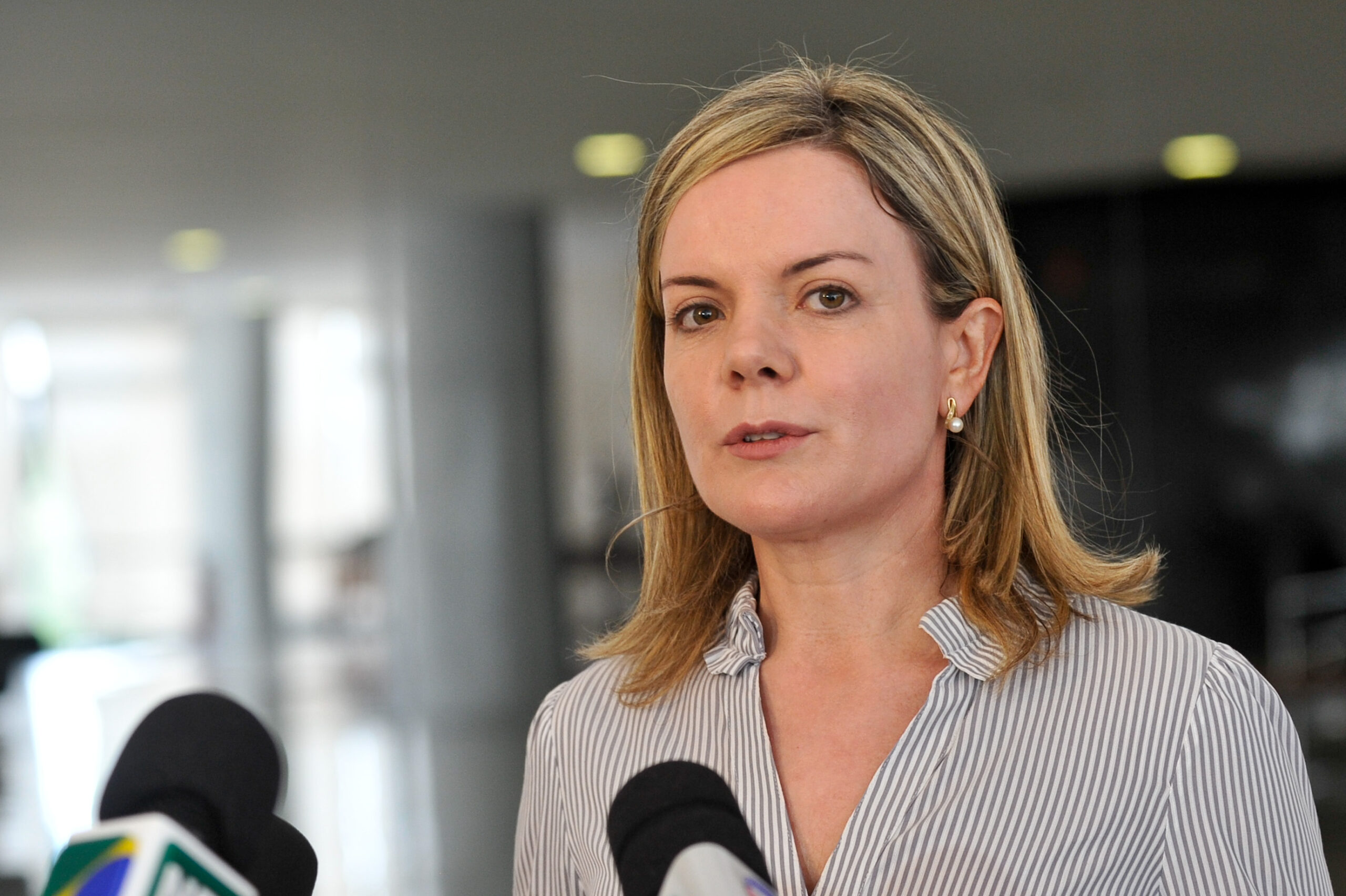 Quem é Gleisi Hoffmann, que assume a articulação política do governo Lula
