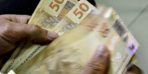 Receita Federal começa a receber IRPF a partir de segunda-feira (17)