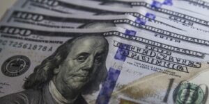EUA elevam para 125% as tarifas sobre produtos chineses