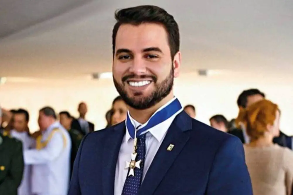 Ex-assessor de Bolsonaro pede a Moraes permissão para circular por Brasília sem punição