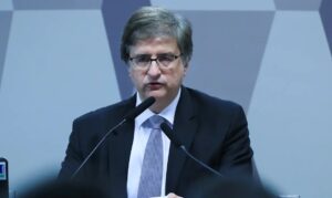 Gonet defende julgamento de Bolsonaro no STF