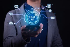 Homem se comunica com inteligência artificial a partir de seu smartphone e a usa para realizar várias tarefas.