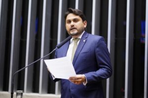 Juscelino Filho, ministro de Lula, decide pedir demissão após denúncia da PGR