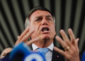 Moraes nega pedido de prisão preventiva de Bolsonaro feito por vereadora do PT