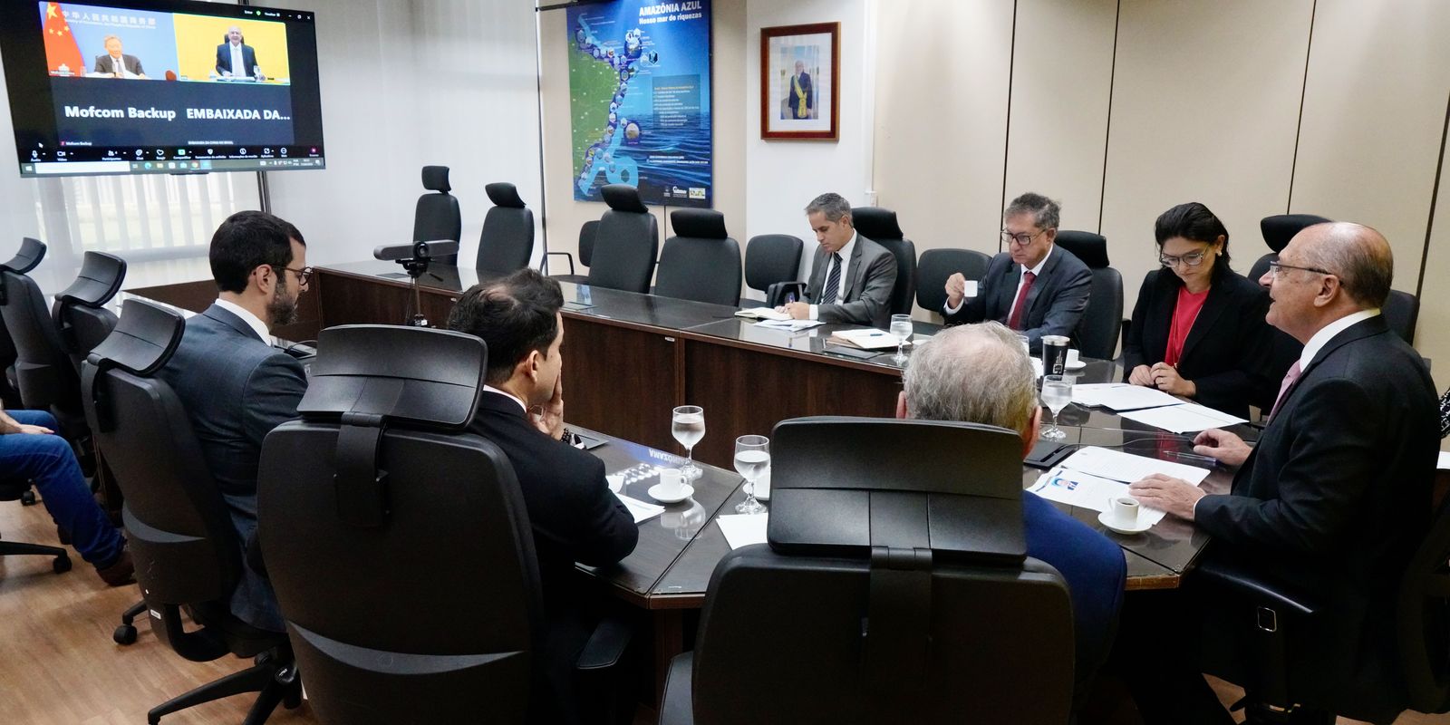 Tarifaço é assunto de videoconferência entre Alckmin e ministro chinês