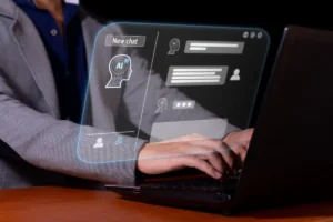 Um homem conversa com um bot de bate-papo de inteligência artificial. Interagindo com novas tecnologias.