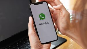 Uso do WhatsApp no comércio cresce 30,47% no Brasil