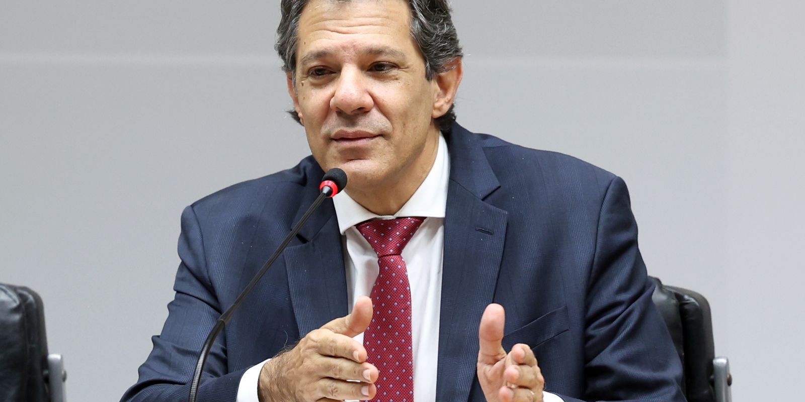 Revisão sobre cobrança do IOF foi para evitar especulação, diz Haddad