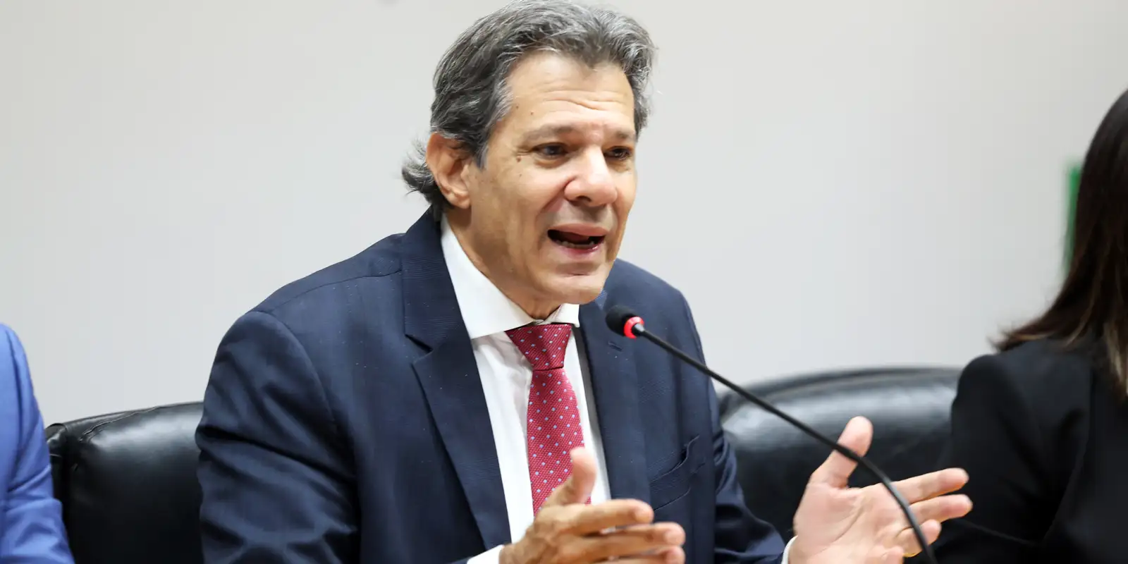 Haddad anuncia medidas compensatórias para substituir decreto do IOF