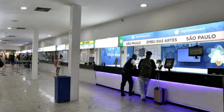 Setor de transportes puxa crescimento de Serviços em abril