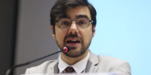 Taxação de super-ricos é “fundamental”, aponta estudo da Fazenda
