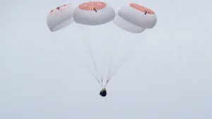 Astronautas regressam à Terra na SpaceX após 5 meses na Estação Espacial