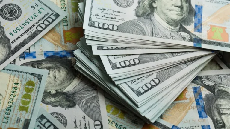 Dólar cai a R$ 5,31 e Bolsa sobe 0,84% à espera da ‘Superquarta’