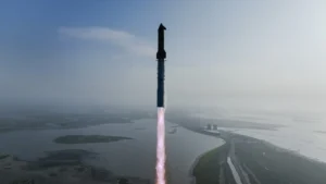 Em seu 10º teste, Starship interrompe série de falhas e faz voo perfeito