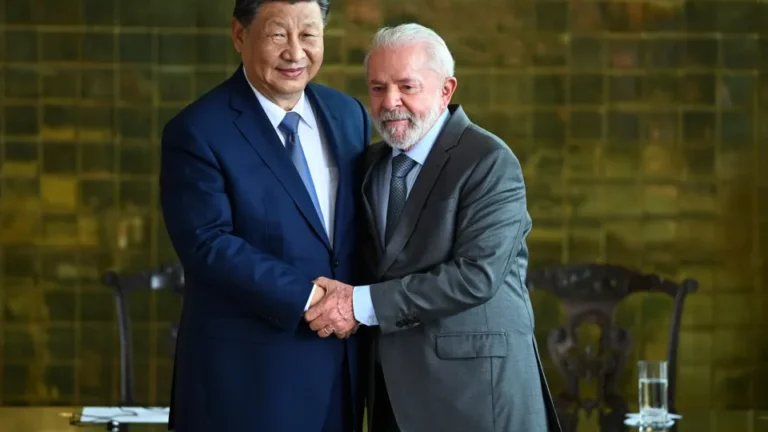 Em telefonema, Lula e Xi discutem ‘parceria estratégica bilateral’ entre o Brasil e a China