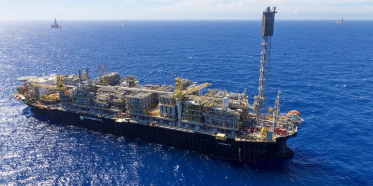 Petrobras capta US$ 2 bilhões com venda de títulos no exterior