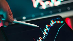Ibovespa B3 sobe mais de 2% e marca nova máxima intradiária