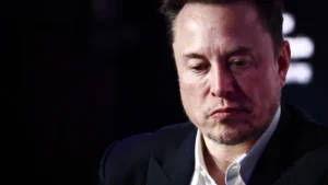 Musk teria desligado satélites durante operação da Ucrânia contra Rússia