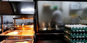 Setor de serviços atingiu recorde de 15,2 milhões de empregos em 2023
