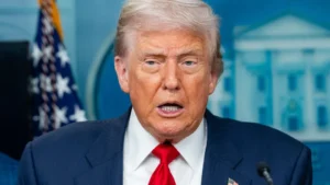 Trump mostra interesse em dialogar ao evitar citar Lula, diz analista