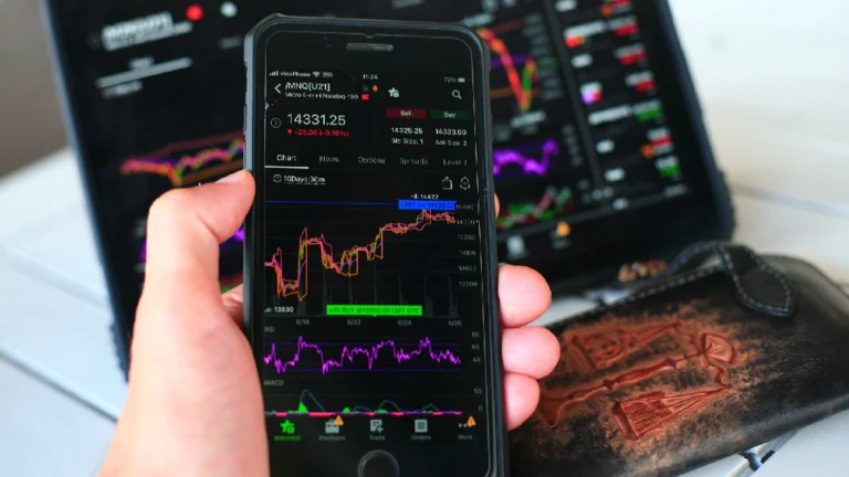 investidores avaliam impacto fiscal de plano de medidas contra tarifaço