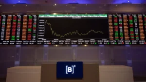 Ibovespa B3 recua 0,52%, com peso de queda da Cosan (CSAN3); dólar vai a R$ 5,33