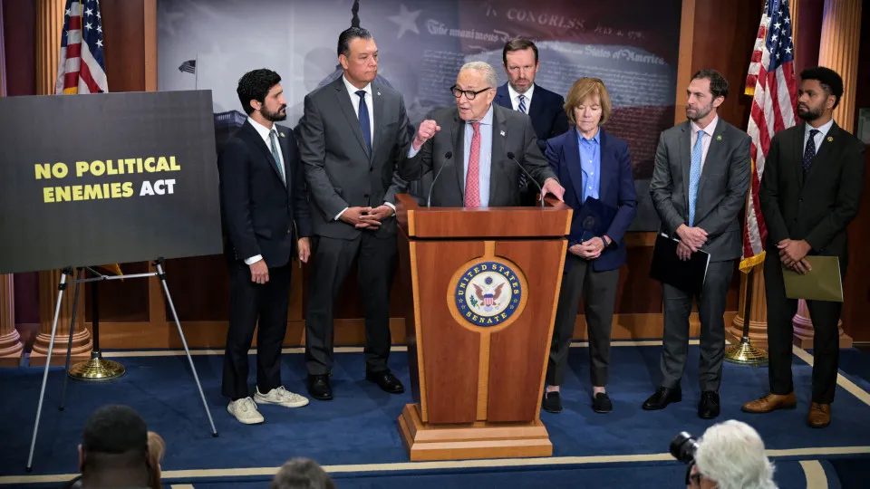 Senadores dos EUA apresentam projeto no Congresso para cancelar tarifas aplicadas ao Brasil