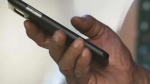 'Só hoje recebi 30 ligações': brasileiros reclamam de telemarketing após fim do 0303