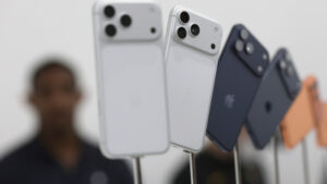 Apple anuncia iPhone 17 em versão mais fina já feita, com preços que chegam a R$ 18.499