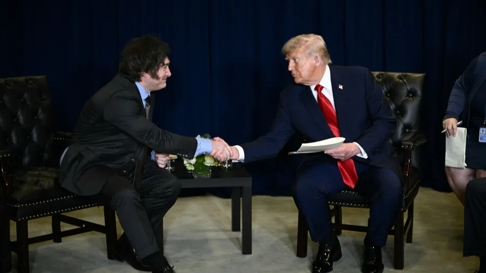 Governo Trump socorre Argentina com compra de moeda e promessa de US$ 20 bi