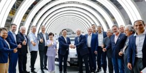 Nova fábrica de carros elétricos mostra confiança no Brasil, diz Lula