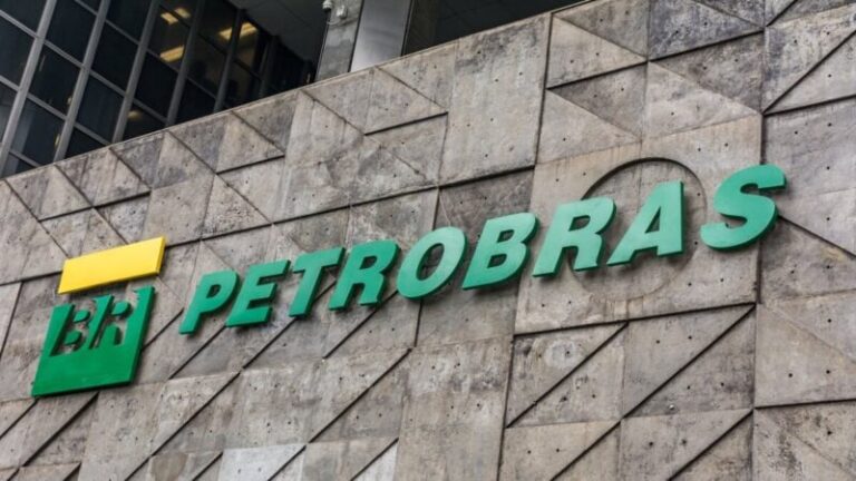 Petrobras (PETR3; PETR4): Vale a pena abrir posição depois desta notícia?