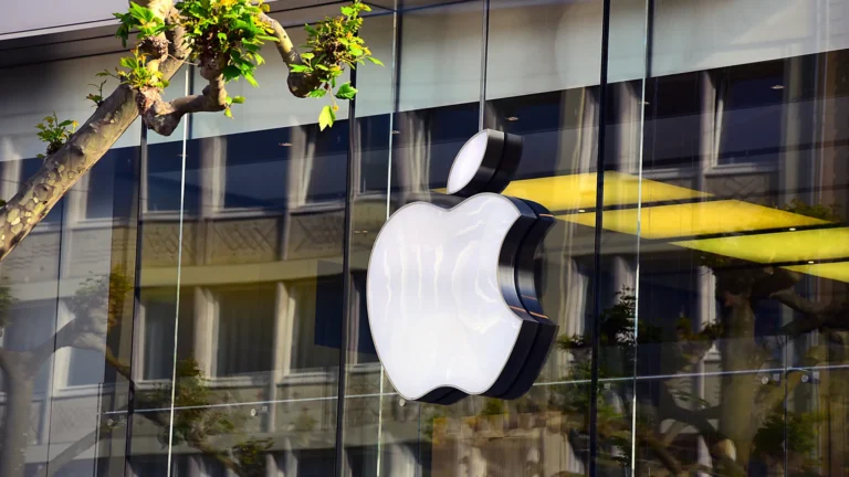 Primeiro iPhone dobrável terá mistura de titânio e alumínio