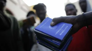 Taxa de desemprego em agosto fica em 5,6% e repete recorde de mínima