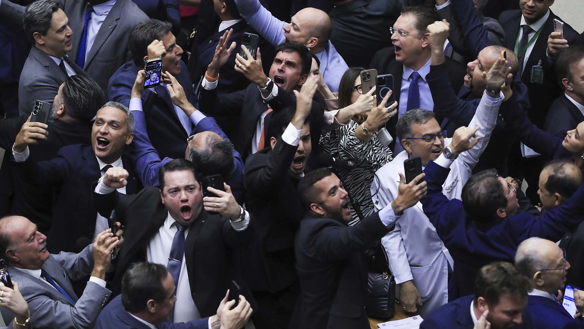 Taxar CRAs é gambiarra. Difícil (e necessário) é reformar o Estado