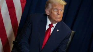 Trump anuncia tarifa adicional de 100% sobre produtos da China a partir de 1º de novembro