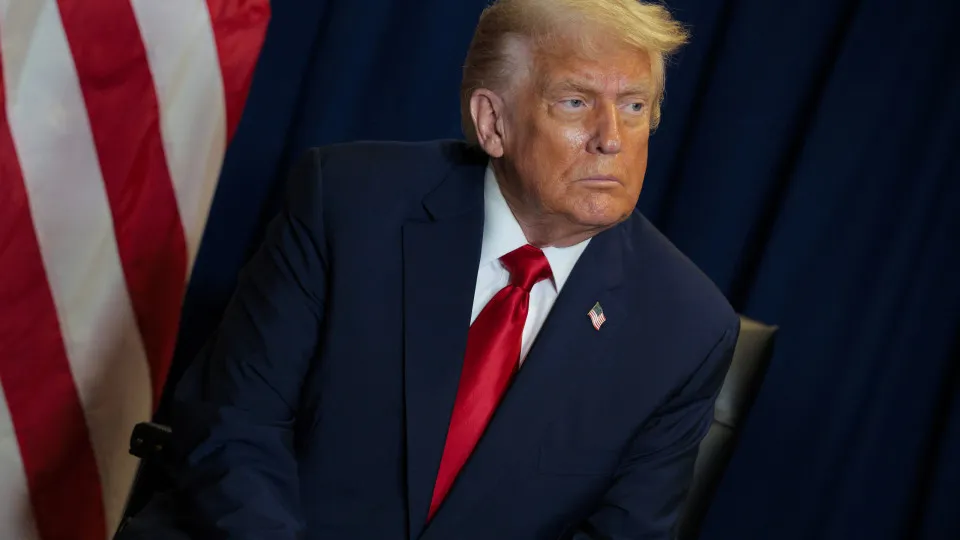 Trump anuncia tarifa adicional de 100% sobre produtos da China a partir de 1º de novembro